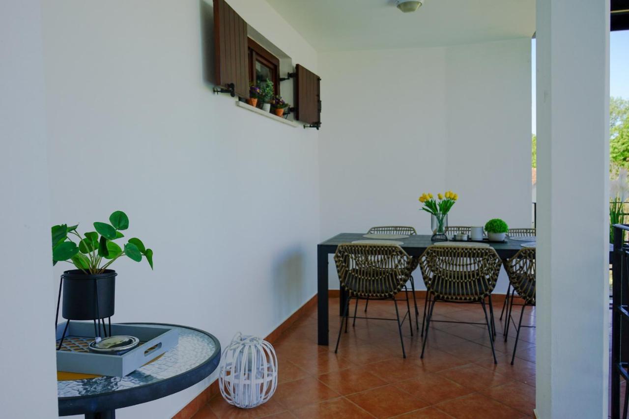 Вилла Leon With Private Pool Sveti Petar u Sumi Экстерьер фото